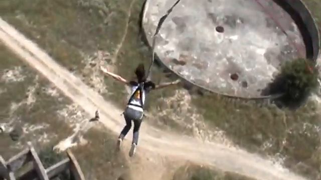 Rope jumping In Moldova.avi смотреть онлайн