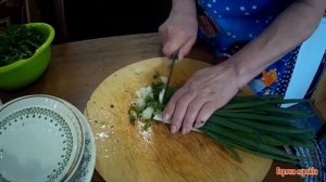 Зелёный борщ из ревеня и щавеля