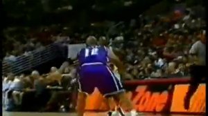 Michael Jordan Dunks on Glenn Robinson ('97-'98)