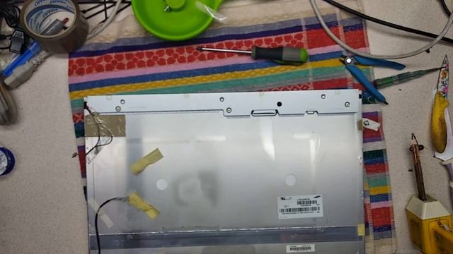 Samsung model 2243EW 22" - naprawa połączenia świetlówki - nadal jest LCD (nie LED) смотреть онлайн