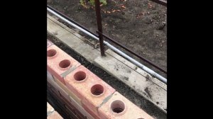 Строим дом из Лего кирпича: крыша, веранда, остекление, уличное благоустройство