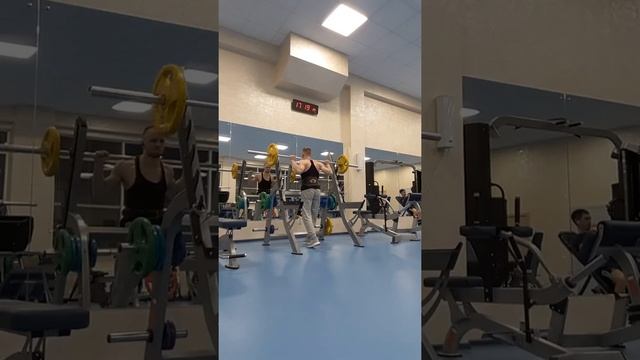 Жим штанги из-за головы 70кг на раз и 50кг на 7 повторений, press the bar from behind the head смотреть онлайн
