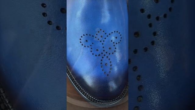 Как на счет яркой классики? #обувь #rrshoes #кожанаяобувь #обувьручнойработы #мужскиетуфли #туфли