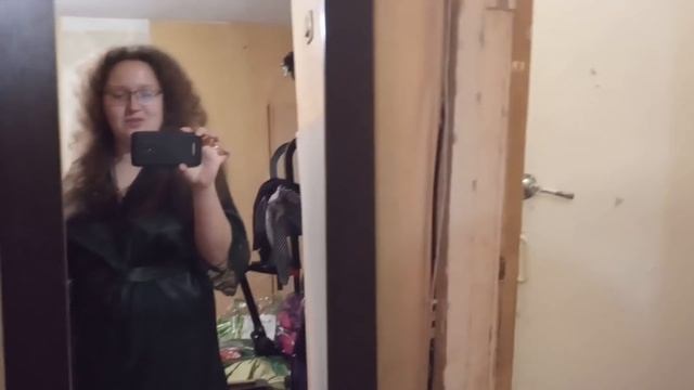 Старая новая квартира. Дыру в стене закрыли пакетом. Вонь из подвала. смотреть онлайн