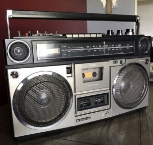 Vintage SANYO M 9990 Boombox.