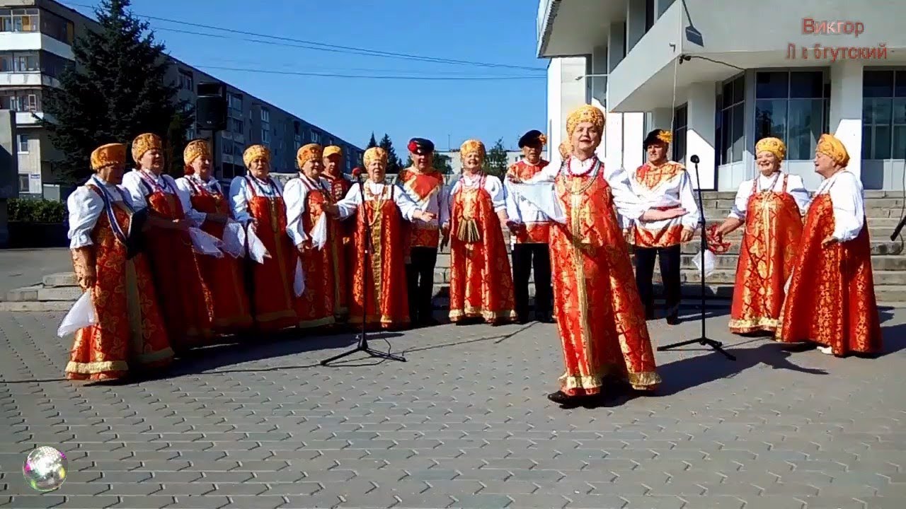 Фольклорный ансамбль "Сударка" на "Театральной" площади