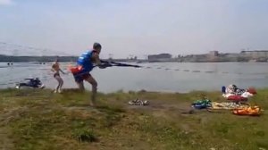 Унесло парашютом, полет телки:D