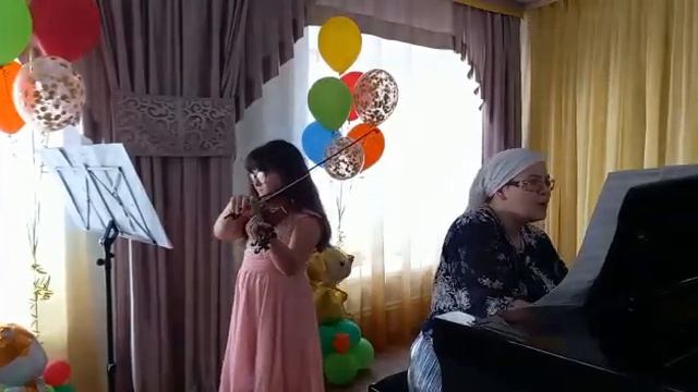 "Жаворонок" - ученица 1 муз.школы Микушина Екатерина 8 лет смотреть онлайн