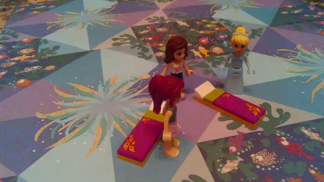 А какой Новый Год у них? 1 часть смотреть онлайн