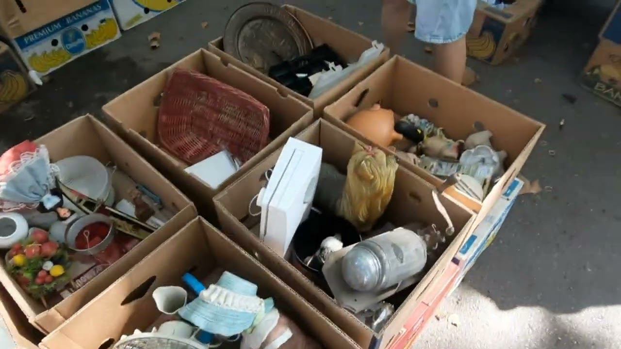 БАРАХОЛКА В БЕЛЬГИИ/НЕНУЖНЫЕ ВЕЩИ//РАСПРОДАЖА СТАРЫХ ВЕЩЕЙ/ПОБИТЫЕ МАШИНЫ/ВАНДАЛИЗМ/РАЗБИТЫЕ СТЕКЛА