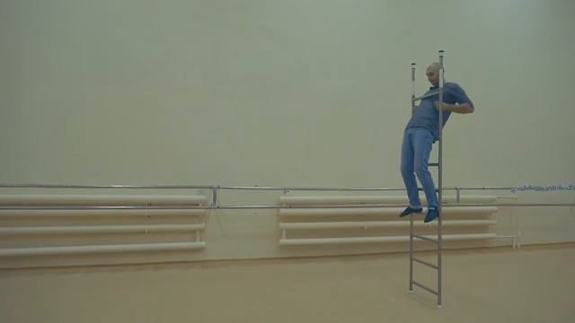 Крутое падение с лестницы смотреть онлайн