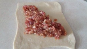Слойки с мясом