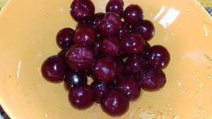 Компот из фруктов и ягод