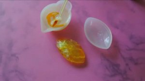 Два кулона - янтарь из эпоксидной смолы. Amber Pendants Made of Epoxy Resin.