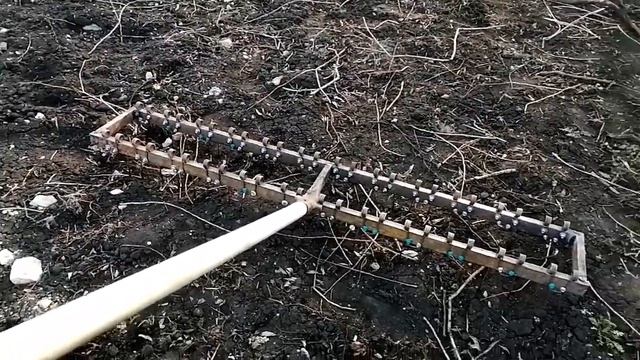 #1 Первая обработка чеснока после зимовки + удобрения. смотреть онлайн