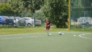 индивидуальная тренировка по футболу на технику( дети 8 - 9 лет)