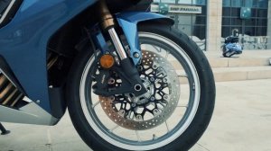 Fujifilm XT-4 Cinematic handheld  B-ROLL - HONDA MOTORCYCLE ( CBR 650R )