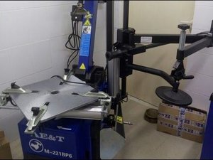 Шиномонтажный станок AE&T M-221BP6