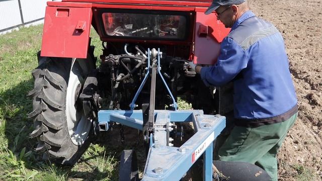 Плуг на Трактор Т-25 "ГРАНИТ" 2*20 Палехагромаш смотреть онлайн