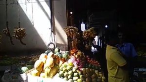 Шри-Ланка. Краткий обзор фруктово-овощного рынка в центре Хиккадува.