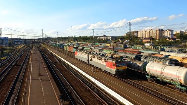 Электровоз ВЛ85-??? резервом по станции Иркутск-Сорт. смотреть онлайн