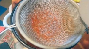 Как быстро отделить томатный сок от косточек