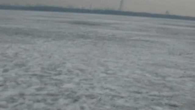 БОСИКОМ НА СТРОГИНСКОЙ ПОЙМЕ смотреть онлайн