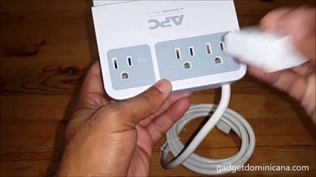 Unboxing APC P3U3 SurgeArrest Essential Gadgets For Travels смотреть онлайн