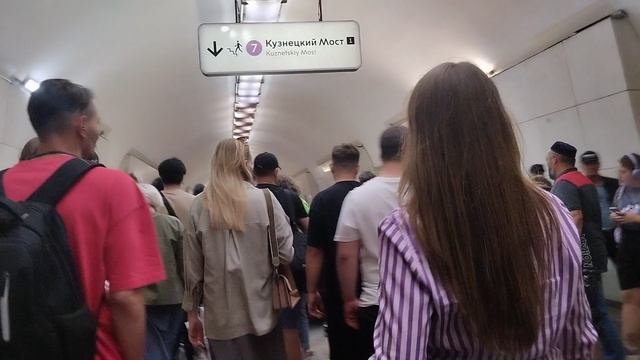 Московское метро: обзор станции Лубянка.