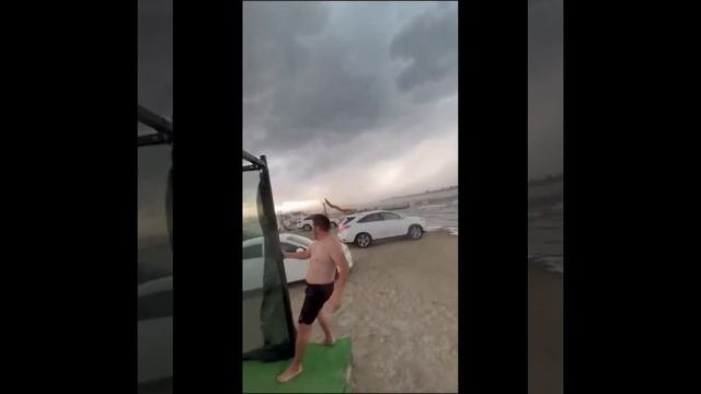 На Астрахань обрушился сильный ливень с грозой