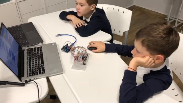 Видео для первого этапа олимпиады "Мастерята" Никита и Тимофей смотреть онлайн