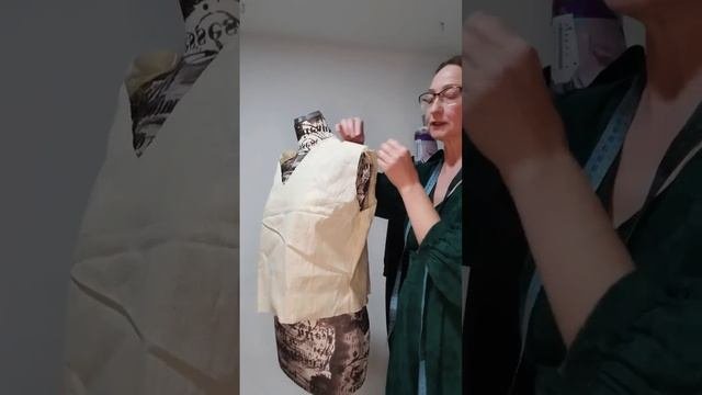 о дефекте посадки из за неправильного плечевого баланса изделия и зачем  размоделировать  вытачки