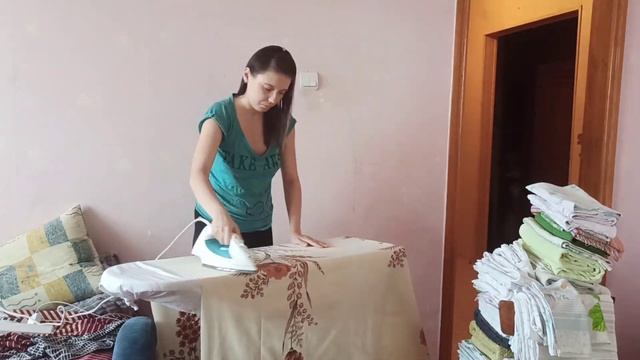 Большая стирка // МОТИВАЦИЯ на ГЛАЖКУ белья // МИНИ заготовочка МЯСА // будни простоМАМЫ