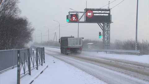 Зима идет: на российские регионы обрушились метели, мороз и ураганы