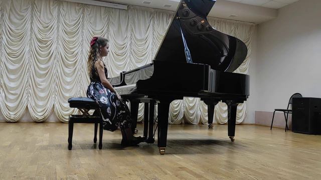 Маенкова Мирослава. И.С.Бах.Двухголосная инвенция a moll. Ю. Полунин. Скерцо.