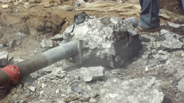 Продолжаю работу с фундаментом для гаража из буровых труб!(2 часть) смотреть онлайн