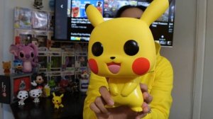 4" Pikachu VS 10" Pikachu Funko Pop!!