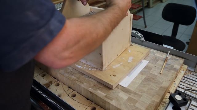 Доска со знаком "Почетный сотрудник госбезопасности" смотреть онлайн