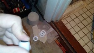 Установка нового пластикого бачка. --- Досада--- купил  лопнувший.