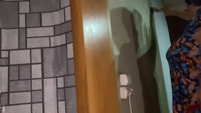 ДЕЛАЕМ РЕМОНТ У МЕНЯ В КОМНАТЕ ДЕНЬ 5!ПОКЛЕЙ-КА ОБОЕВ ДЕНЬ 5!ВЕСЁЛАЯ СЕМЕЙКА ГИТЕЛЬМАНОВ КЛЕИТ ОБОИ смотреть онлайн