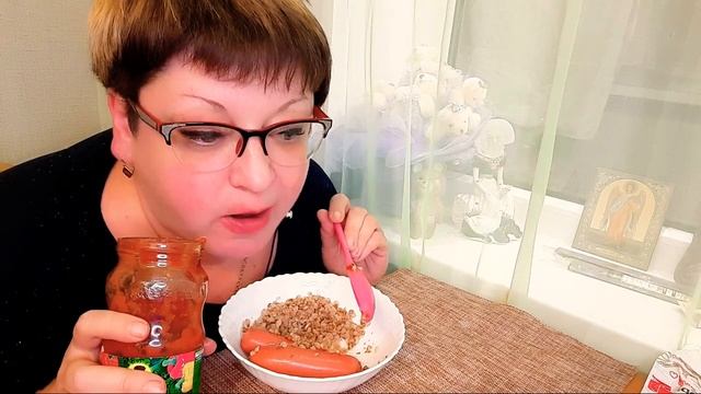 мукбанг/гречка,сосиски,кетчуп/обжор и разговоры на камеру/все просто,но вкусно/Обжор на камеру/ смотреть онлайн