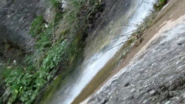 Водопад Джурла в Крыму.