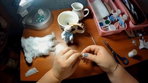 Ватные игрушки своими руками. Куколки в лёгких одежках. Как я делала волосы куклам из ваты.