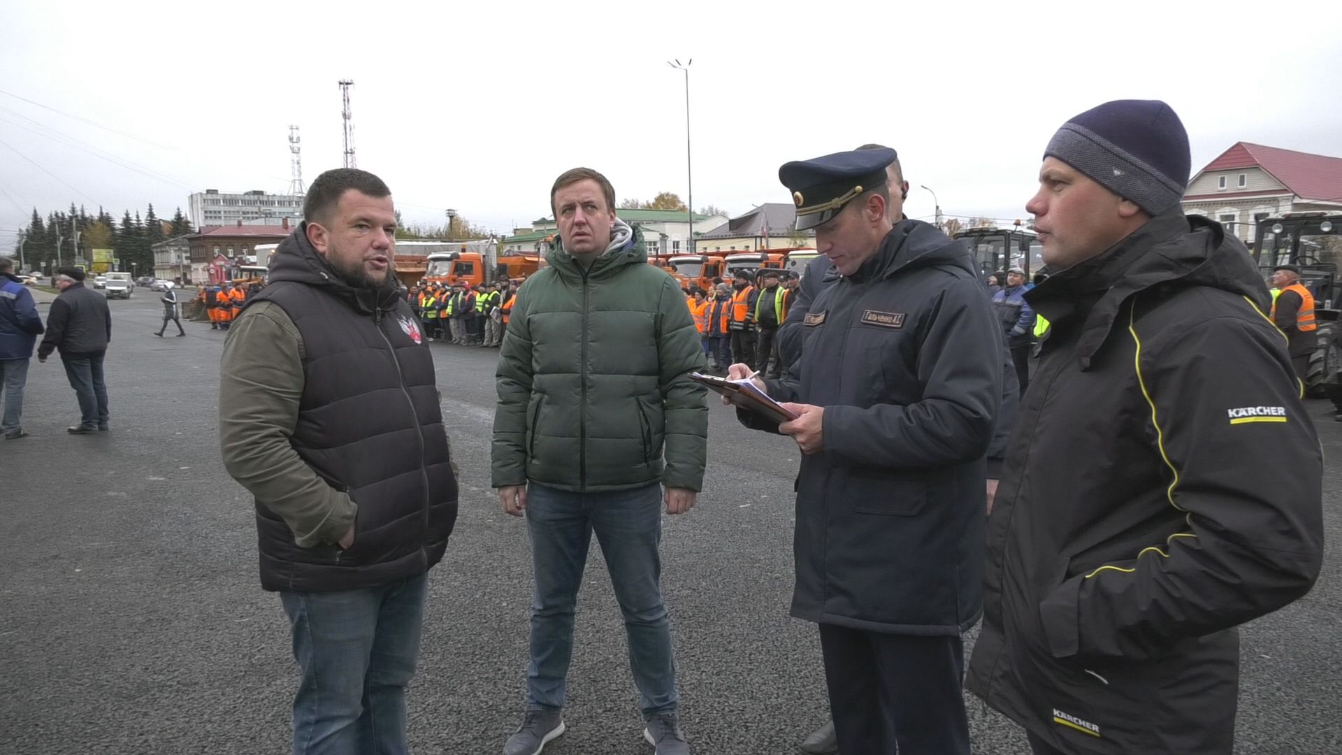 Смотр коммунальной и уборочной техники прошел в Павловском Посаде