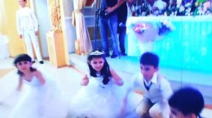 Танец детей подарок