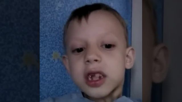 а у меня во дворе ходит девочка с каре - МУККА смотреть онлайн