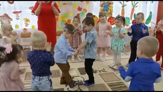 Игра Жил в лесу колючий ёжик смотреть онлайн