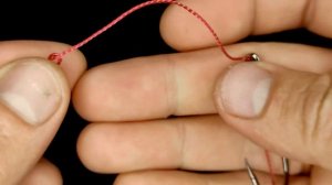 Очень простой но очень надежный узел (fishing knots.)Как привязать крючок к леске.