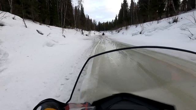 Таежная речка. Ловим хариуса. Активный Отдых. SkiDoo Skandic550/STELSVIKING600. Первый хариус Олега