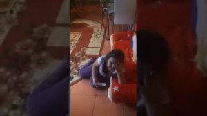 Катя учит стих